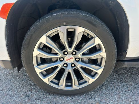 Used 2021 GMC Yukon Denali w/ Denali Premium Package RWD image 2