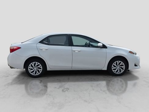Used 2018 Toyota Corolla LE FWD image 9