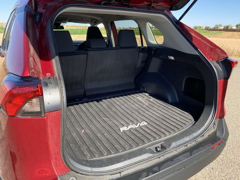 Used 2025 Toyota RAV4 LE FWD image 15