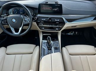 Used 2019 BMW 530e video 3