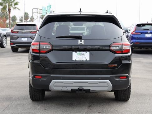 Certified 2025 Honda Pilot TrailSport image 7