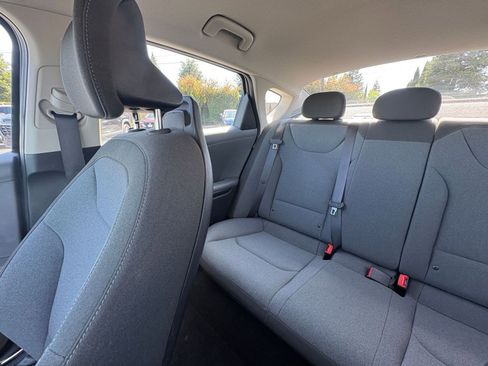 Used 2025 Kia K4 LXS image 39