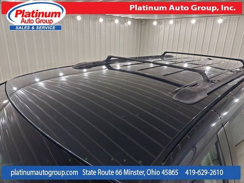 Used 2013 Chrysler Town & Country Touring image 57