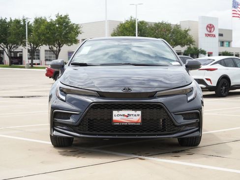 Used 2026 Toyota Corolla SE FWD image 3