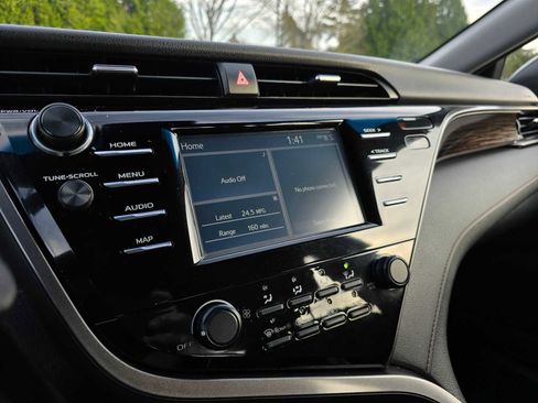 Used 2019 Toyota Camry LE image 27