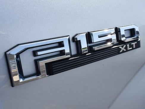 Used 2019 Ford F150 XLT w/ Equipment Group 302A Luxury AWD/4WD image 16