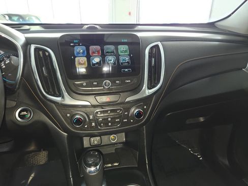 Used 2018 Chevrolet Equinox Premier FWD image 32
