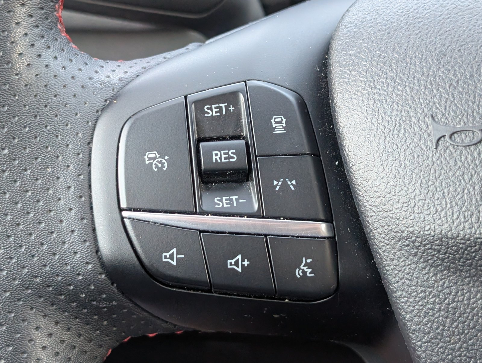 Used 2024 Ford Escape ST-Line w/ Tech Pack #1 AWD/4WD image 24