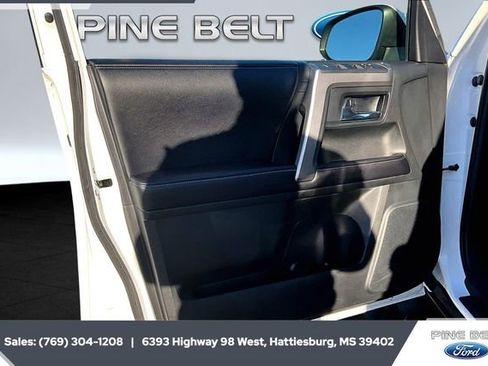 Used 2016 Toyota 4Runner SR5 image 17