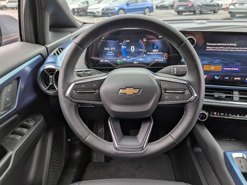 Used 2025 Chevrolet Equinox EV LT w/ Convenience Package image 23