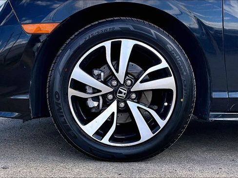 Used 2018 Honda Odyssey Elite image 12