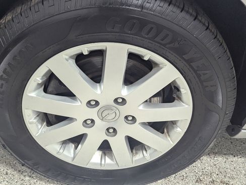Used 2016 Chrysler Town & Country Touring w/ Driver Convenience Group image 9
