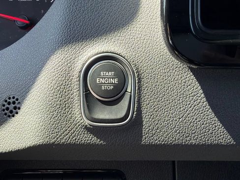 Used 2025 Mercedes-Benz Sprinter 2500 image 28