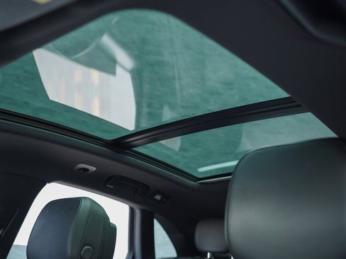 Used 2023 Porsche Macan w/ Premium Package Plus image 24