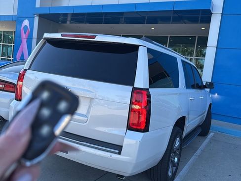 Used 2016 Chevrolet Suburban LTZ image 8