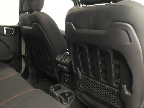 Used 2022 Jeep Wrangler Unlimited Rubicon w/ Xtreme Recon 35" Tire Package AWD/4WD image 18