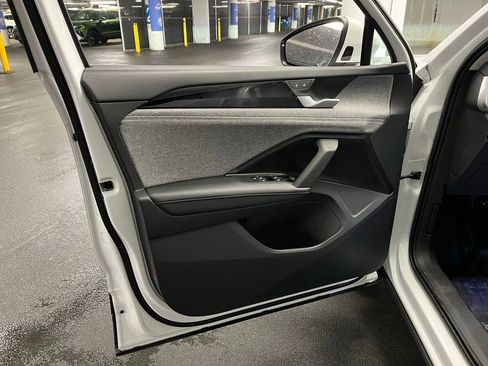 New 2025 Volkswagen Tiguan S AWD/4WD image 18
