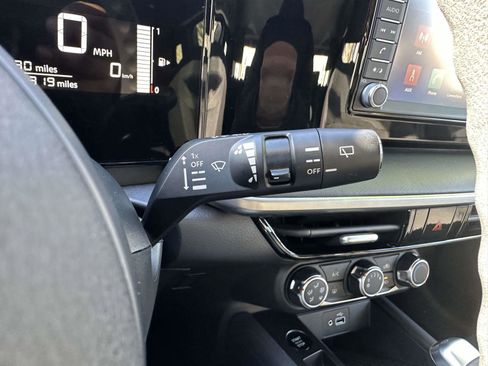 Used 2025 Nissan Kicks S image 26