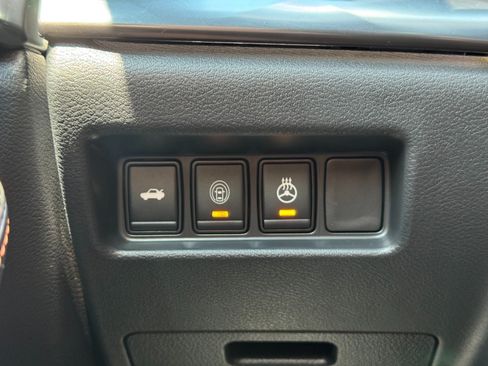 Used 2023 Nissan Maxima SR w/ Sport Mat Group FWD image 18