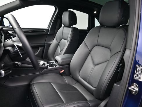 Used 2026 Porsche Macan Turbo AWD/4WD image 5