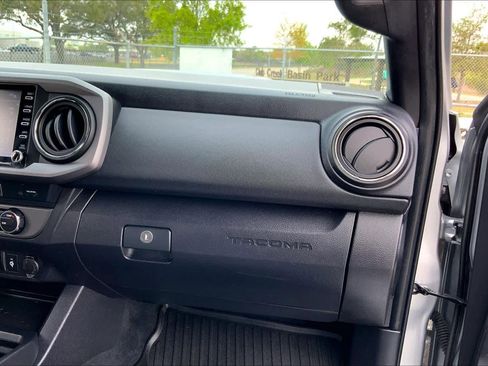 Used 2023 Toyota Tacoma TRD Sport image 18