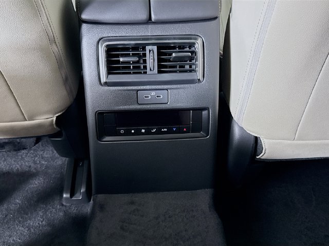 Used 2025 MAZDA CX-90 Plug-In Hybrid w/ Preferred AWD/4WD image 25
