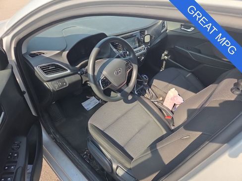 Used 2020 Hyundai Accent SE image 4