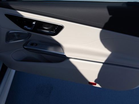 Certified 2026 Mercedes-Benz CLE 300 4MATIC Cabriolet image 28