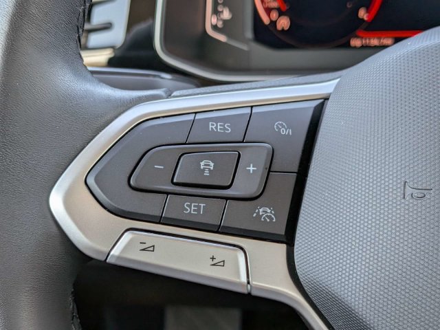 Certified 2025 Volkswagen Jetta SEL FWD image 26
