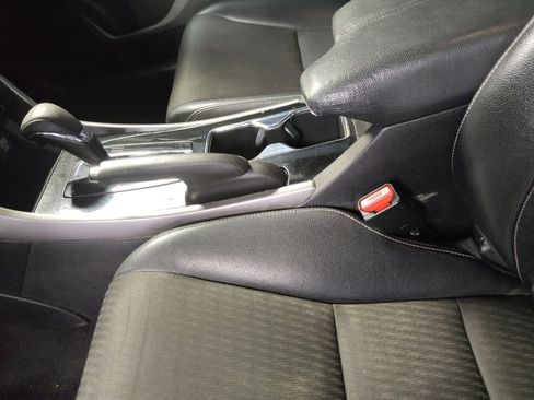 Used 2017 Honda Accord Sport image 26