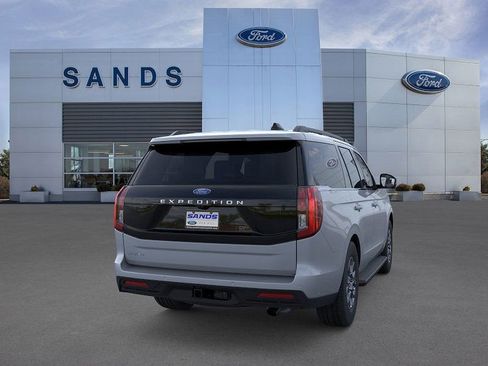 New 2026 Ford Expedition Active image 8