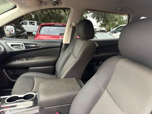 Used 2017 Nissan Pathfinder SV FWD image 14