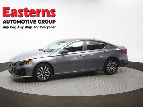 Used 2025 Nissan Altima 2.5 SV image 59