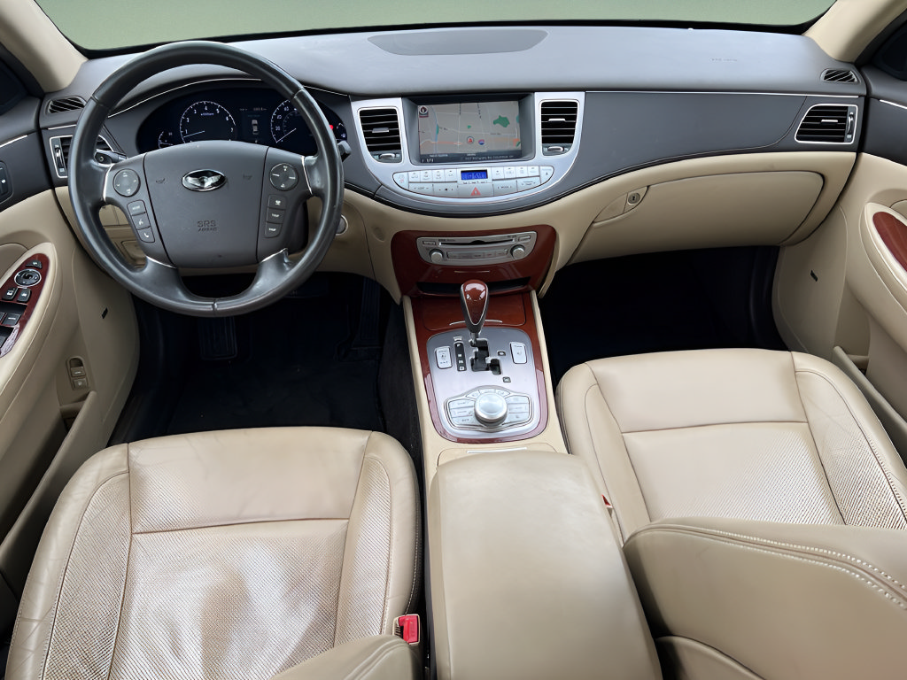Used 2013 Hyundai Genesis 3.8 w/ Premium Pkg RWD image 21