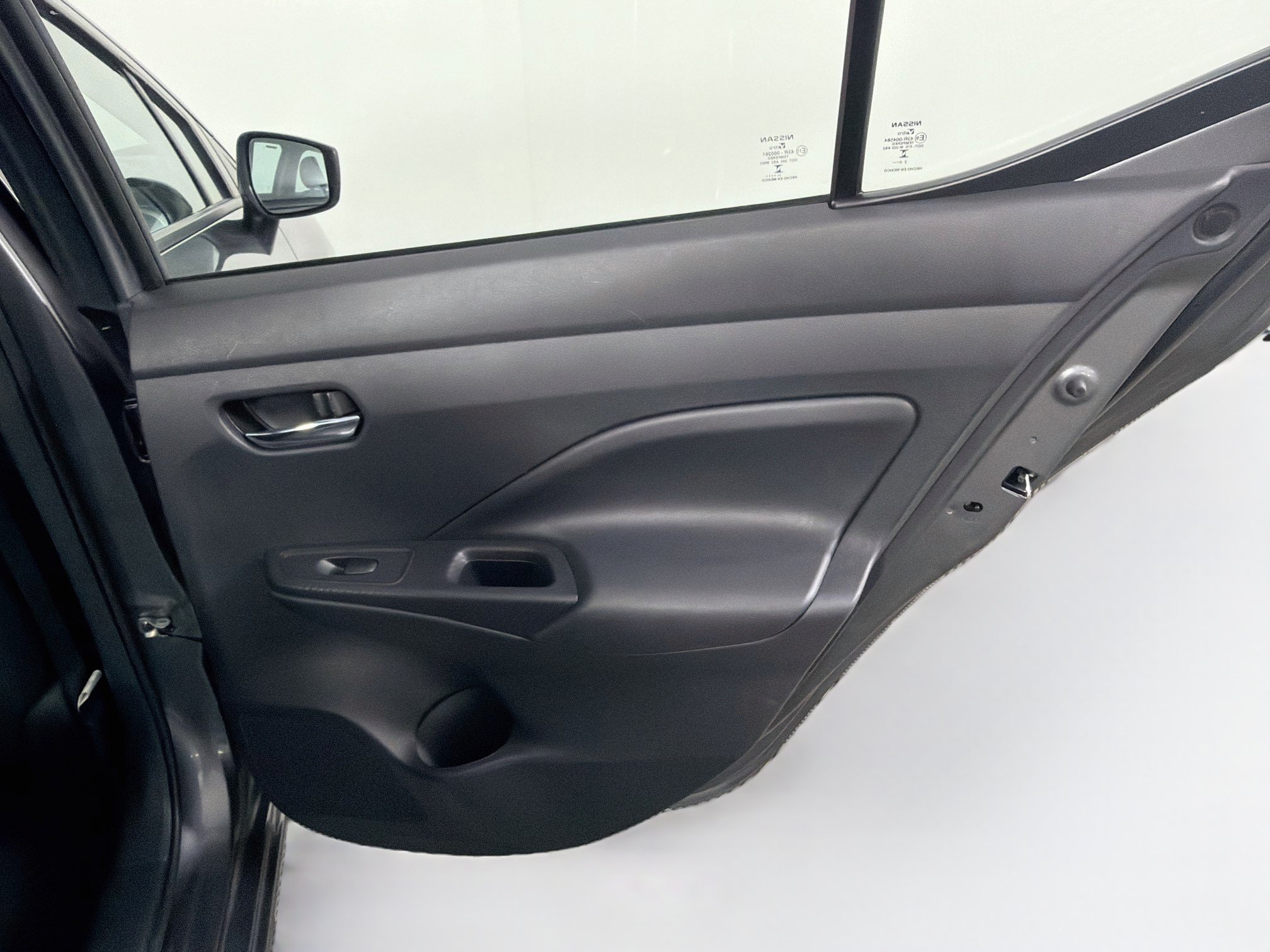 Used 2025 Nissan Versa SV FWD image 30
