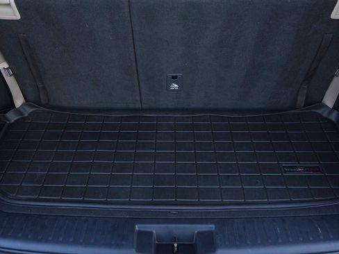 Used 2020 Toyota Highlander XLE FWD image 27