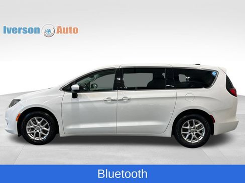 Used 2023 Chrysler Voyager LX FWD image 6