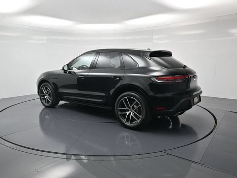 Certified 2026 Porsche Macan AWD/4WD image 3