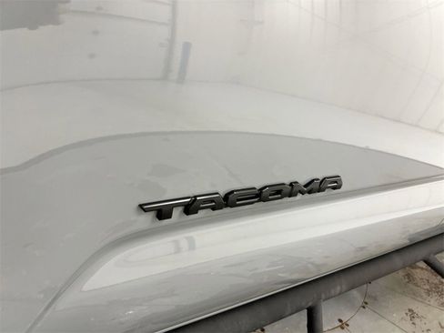 Used 2019 Toyota Tacoma TRD Off-Road image 27