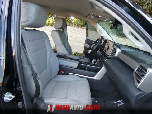 Used 2024 Toyota Tundra Limited w/ Power Package AWD/4WD image 31
