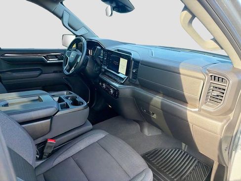 Used 2024 Chevrolet Silverado 1500 LT image 13