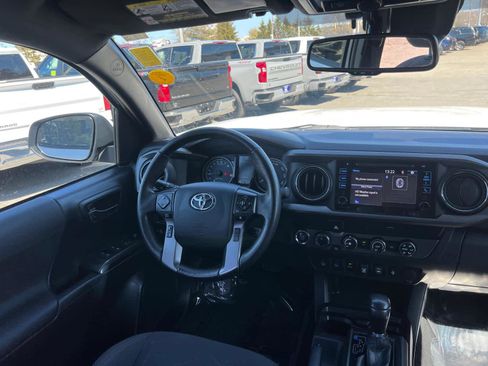 Used 2019 Toyota Tacoma TRD Off-Road w/ Technology Package image 34