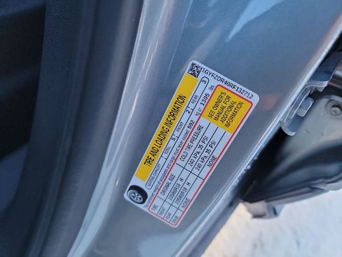 Used 2024 Cadillac XT4 Premium Luxury image 23