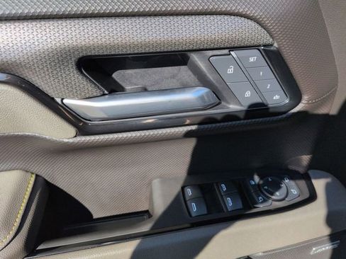 Used 2025 Chevrolet Silverado 1500 ZR2 w/ Technology Package image 24