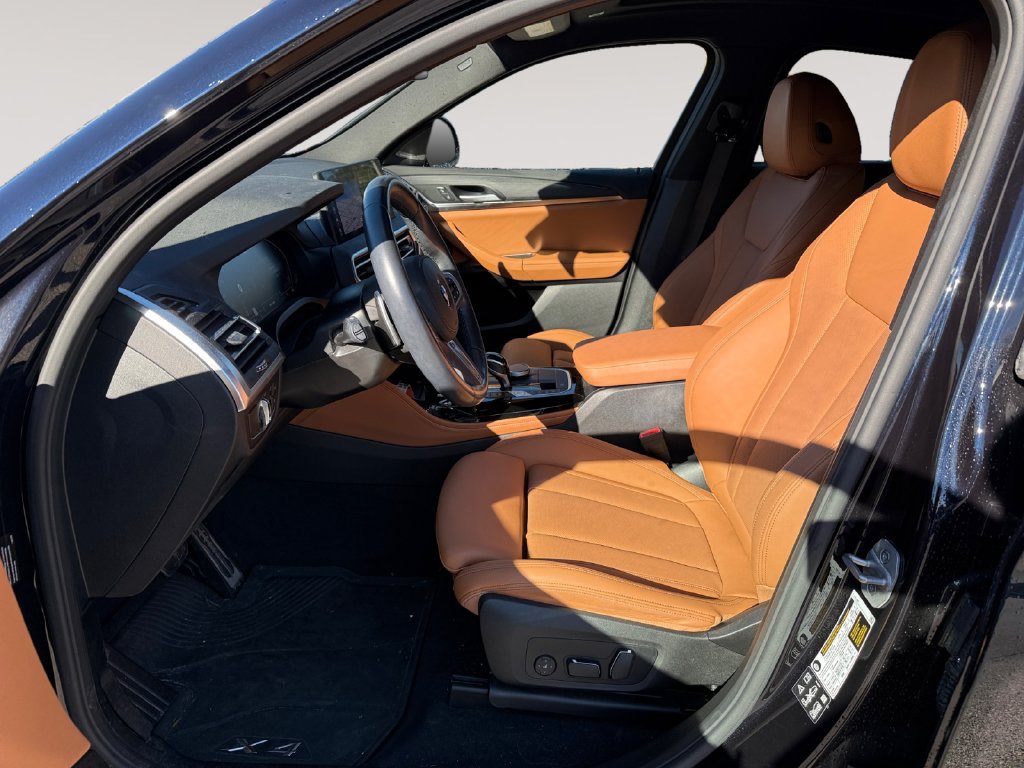Certified 2024 BMW X4 xDrive30i w/ Premium Package AWD/4WD image 2