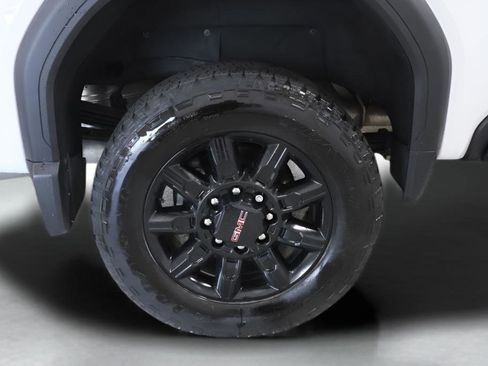 Used 2024 GMC Sierra 2500 AT4 w/ AT4 Premium Plus Package image 37