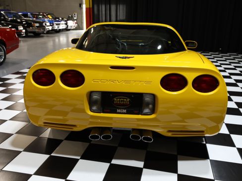 Used 2000 Chevrolet Corvette Coupe w/ Memory Pkg RWD image 27