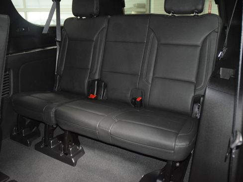 Used 2024 Chevrolet Suburban Z71 w/ Off-Road Capability Package AWD/4WD image 42