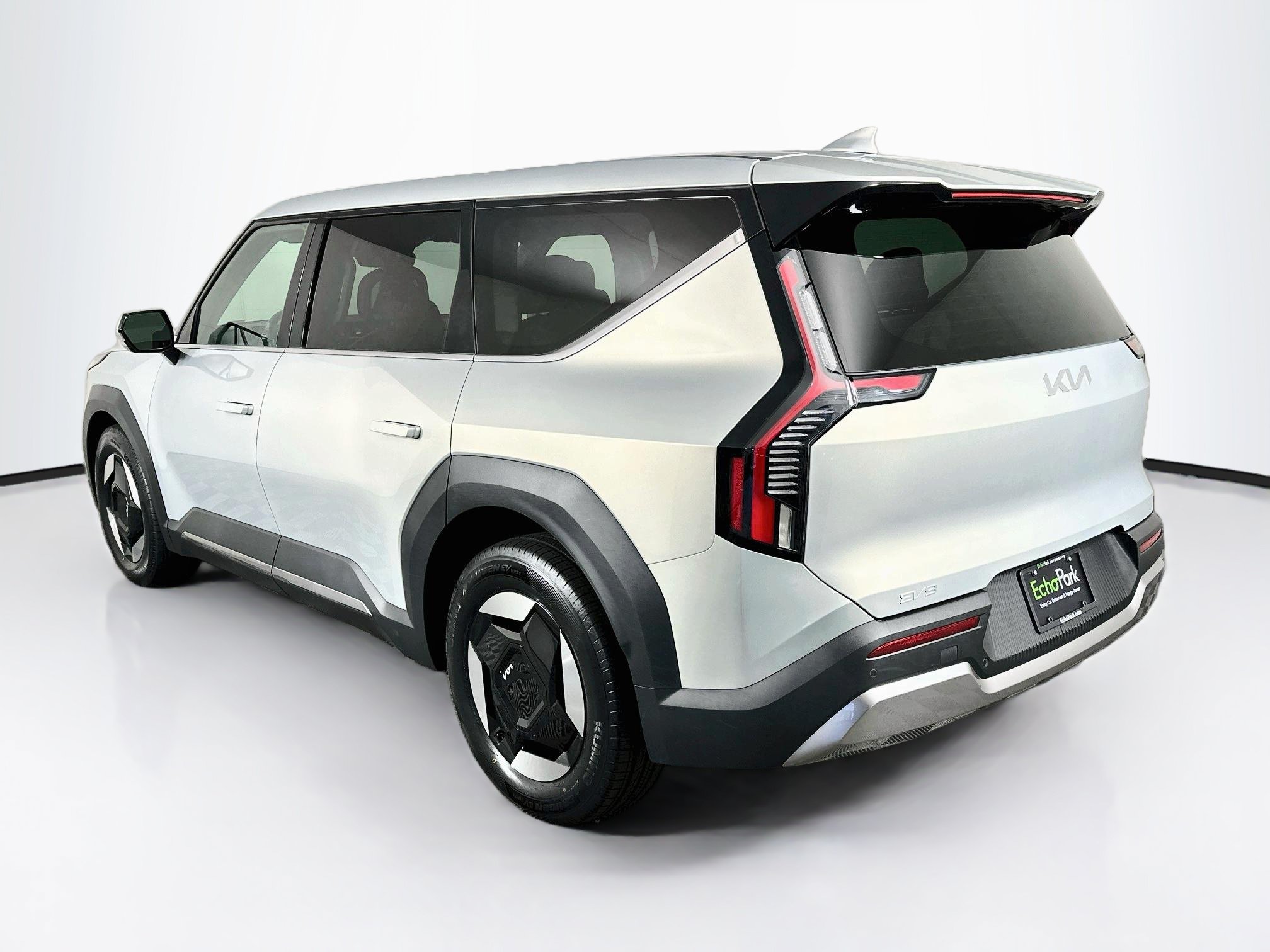 Used 2024 Kia EV9 Light Long Range RWD image 5