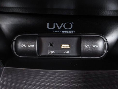 Used 2015 Kia Soul + FWD image 8